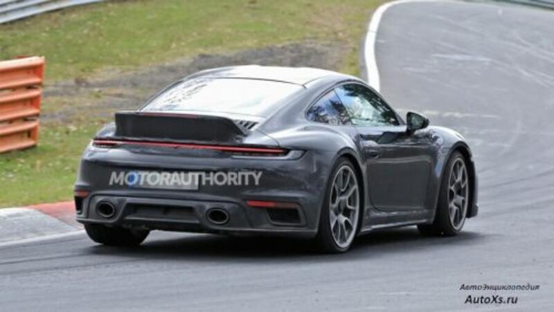 Porsche выпустит три спорткара 911 в классическом стиле