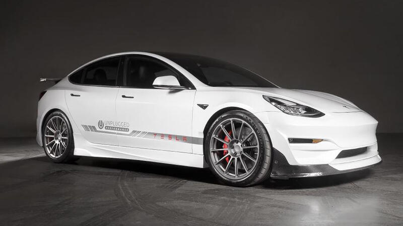 Фирма Koenigsegg начала выпуск карбоновых деталей для тюнинга электрокаров Tesla